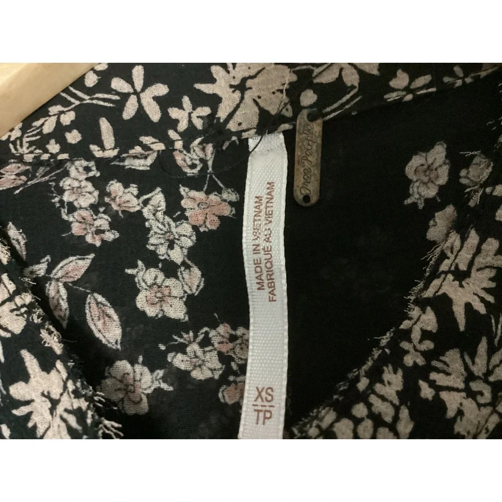 Free‎ People Serena Floral Bell Sleeve Blouse Women XS Black Sheer Boho Tie Neck